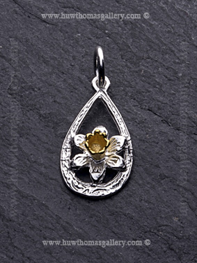 Silver Loop Daffodil Pendant / Necklace With Gold Centre