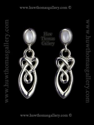 Silver Celtlc Earrings With Mother Of Pearl