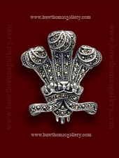 ---- Prince of Wales ---- 3 Feather Brooches